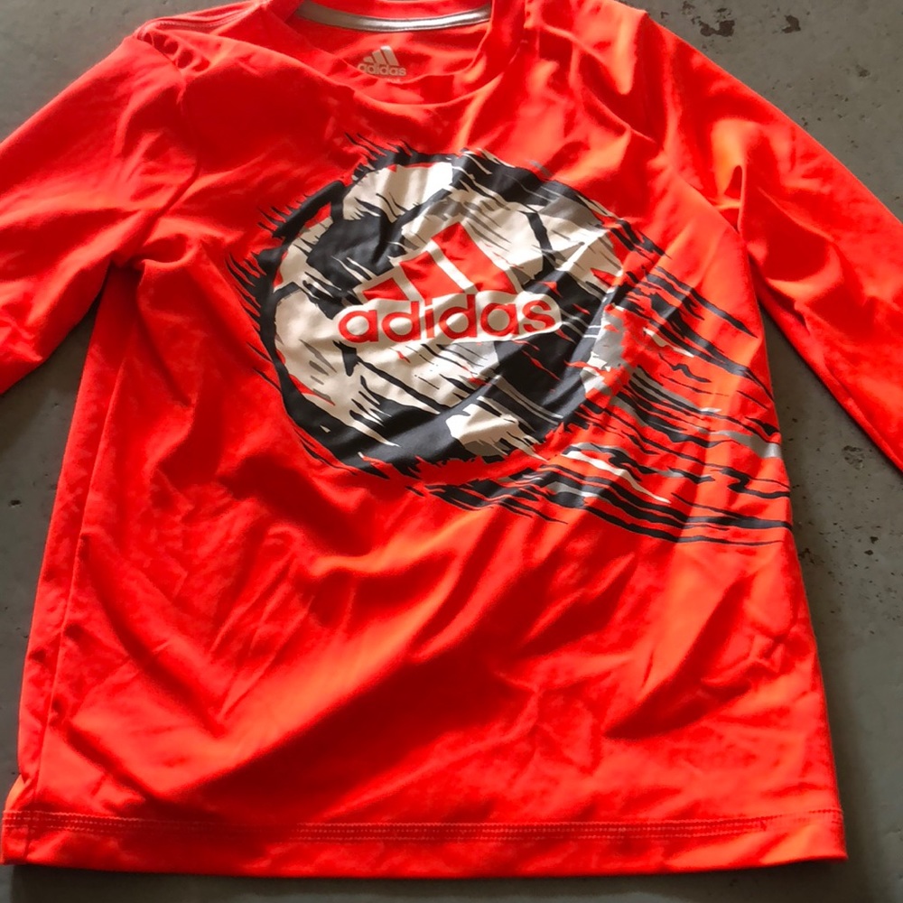 Adorable long sleeved shirt